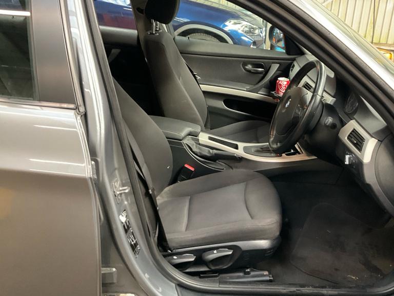 BMW 3 Series 2.0 318i SE Touring 5dr Petrol Steptronic Euro 5 (143 ps)