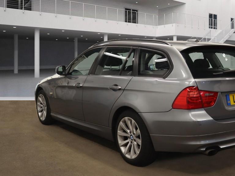 BMW 3 Series 2.0 318i SE Touring 5dr Petrol Steptronic Euro 5 (143 ps)