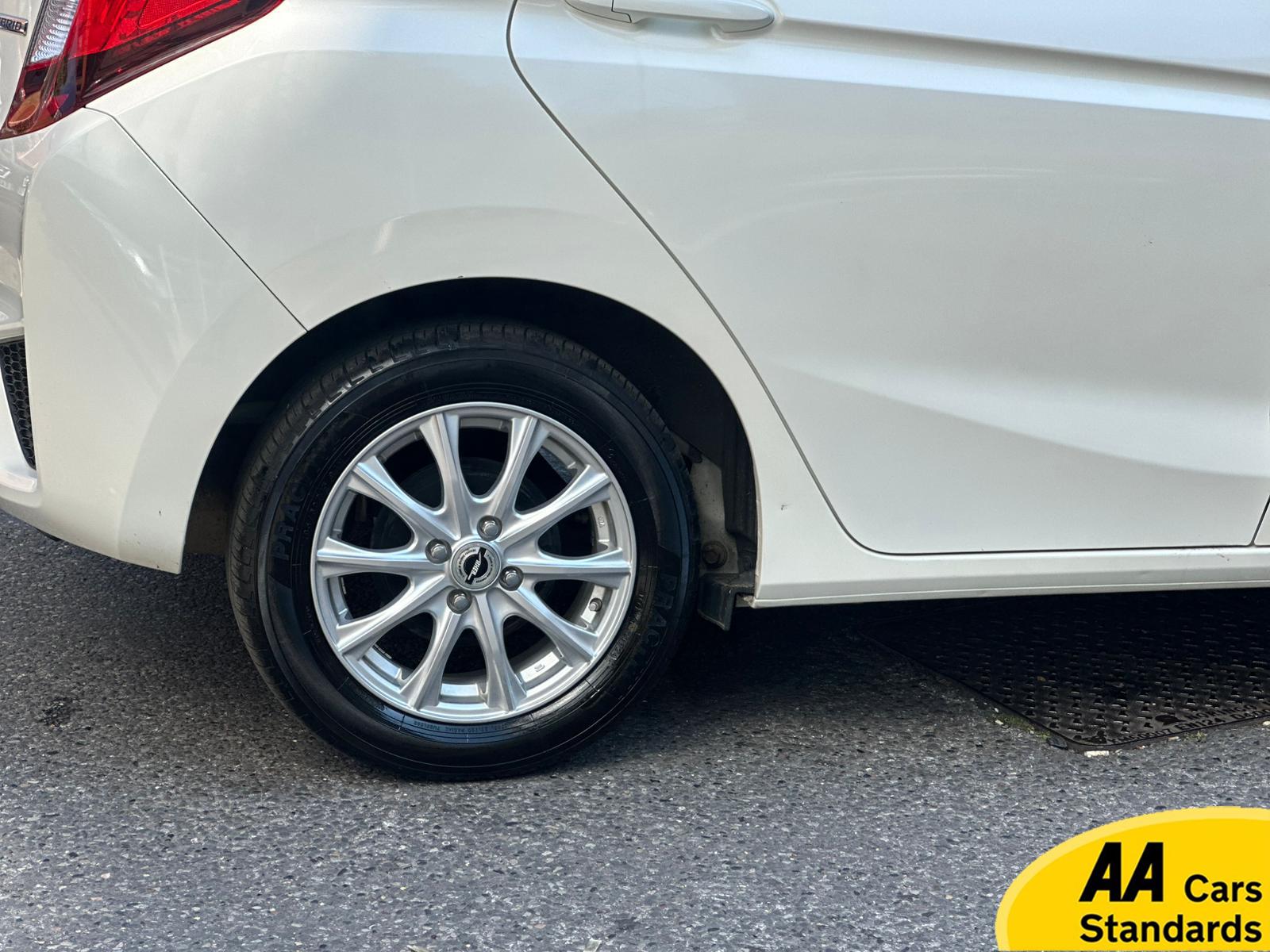 Honda Jazz 1.5 i-VTEC ES Plus Hatchback 5dr Petrol CVT Euro 5 (99 ps) SE Hatchback (2015 - 2017)