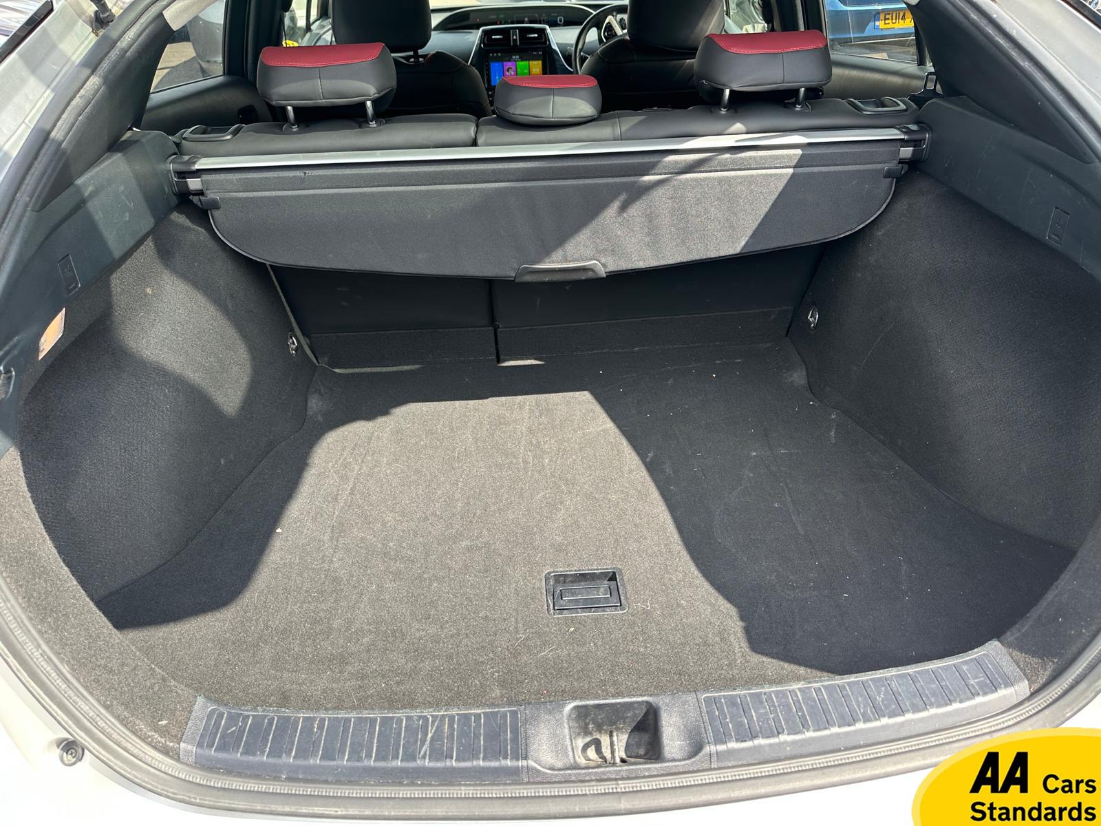 Toyota Prius 1.5 Saloon 4dr Petrol Hybrid CVT (120 g/km, 70 bhp)