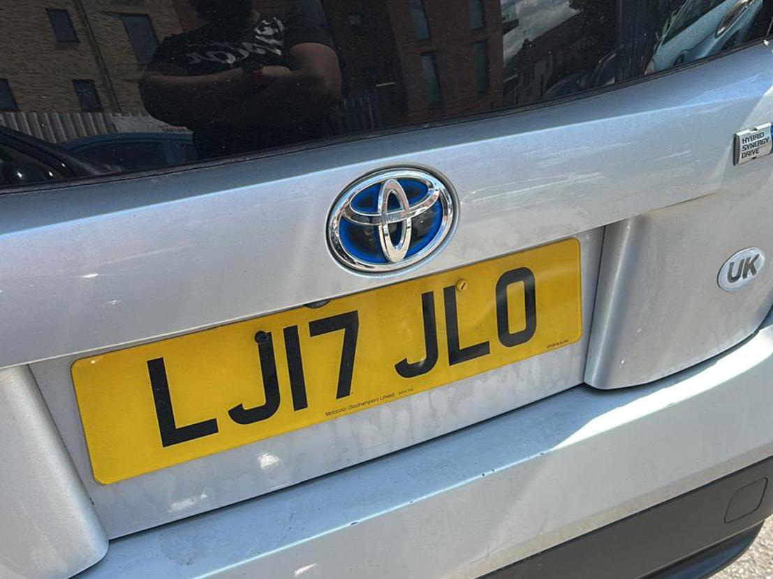 Toyota Prius 1.5 Saloon 4dr Petrol Hybrid CVT (120 g/km, 70 bhp)