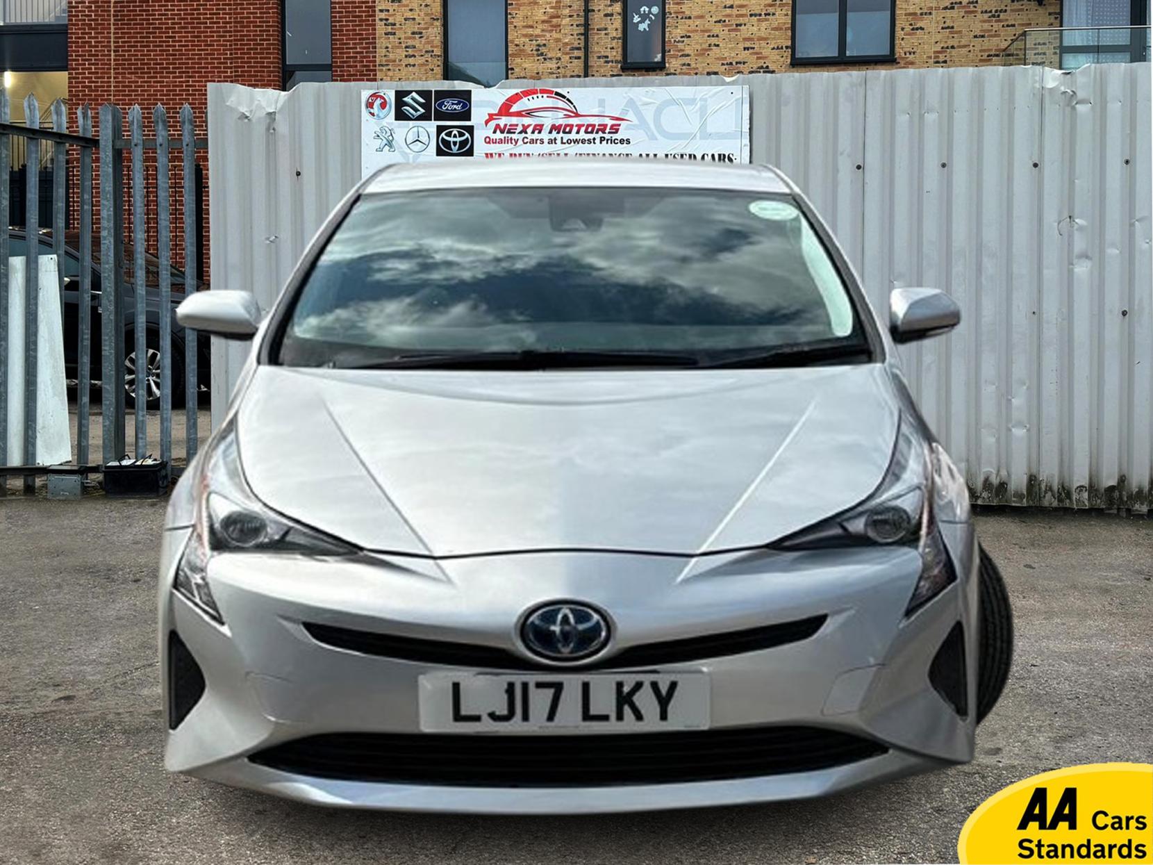Toyota Prius 1.5 Saloon 4dr Petrol Hybrid CVT (120 g/km, 70 bhp)
